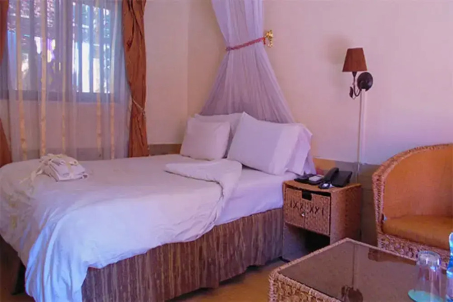 DewChurch Drive Hotel