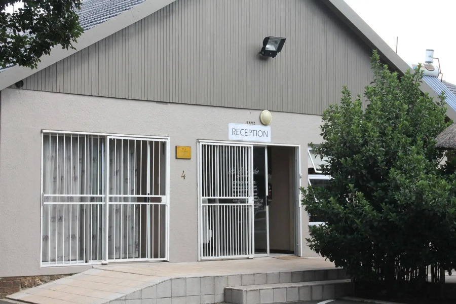 Fin and Feather Guesthouse