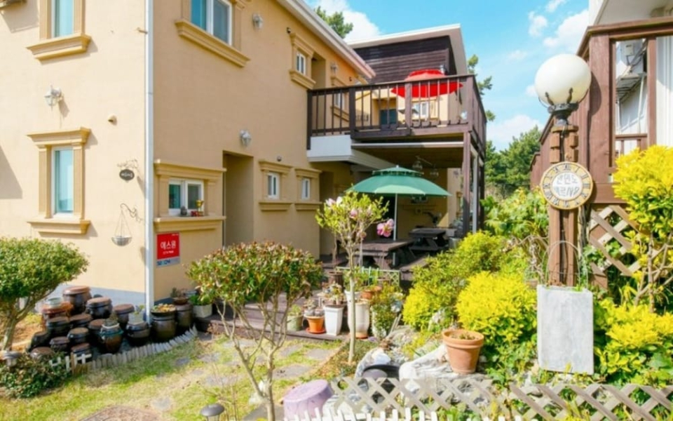 Taean Versailles Pension