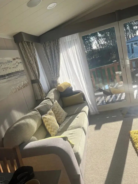 2-bed Cabin, Sleeps 4 in Cayton Bay