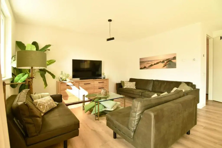 luxe Villa Maroma Regal aan Veerse Meer met gratis 4 Ebikes