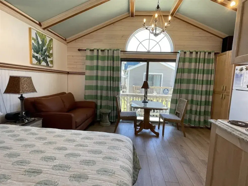 37 Coal Miner's Dream Studio Bedroom Condo by RedAwning