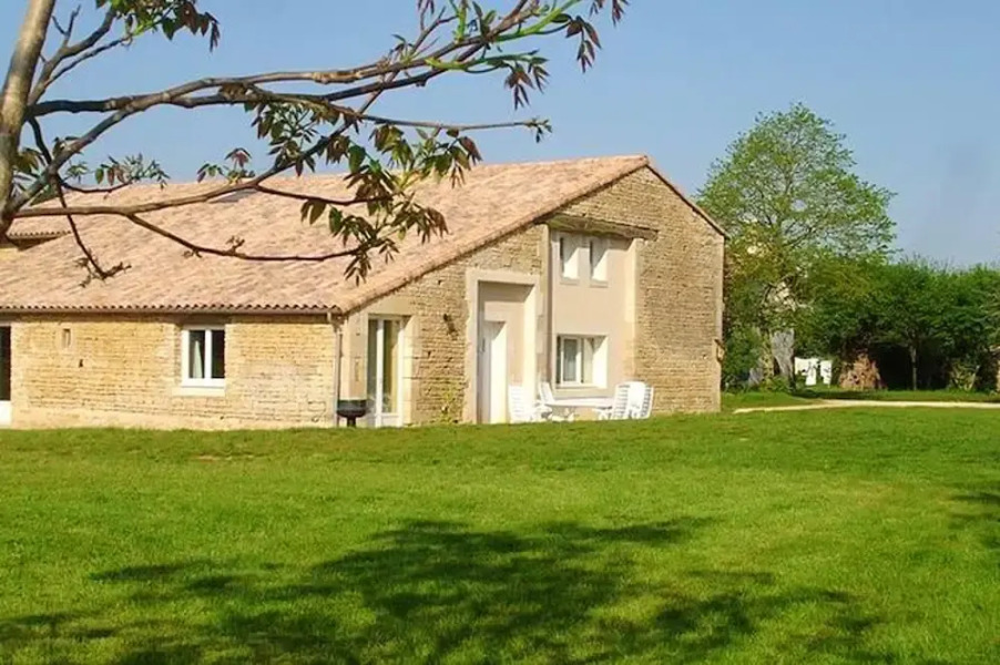 House With 5 Bedrooms in Saint-vincent-la-châtre, With Pool Access, Fu