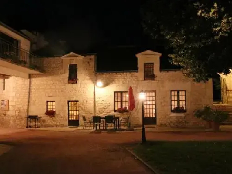 Gîte Ligré, 8 pièces, 15 personnes - FR-1-381-129