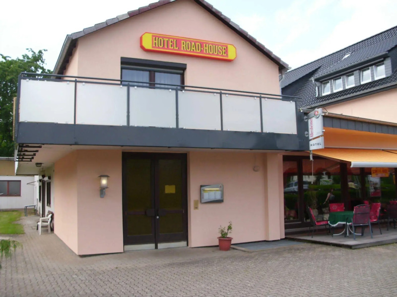 Hotel Road-House