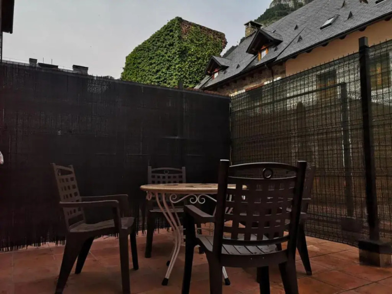 Amplio apartamento de montaña con terraza y WiFi