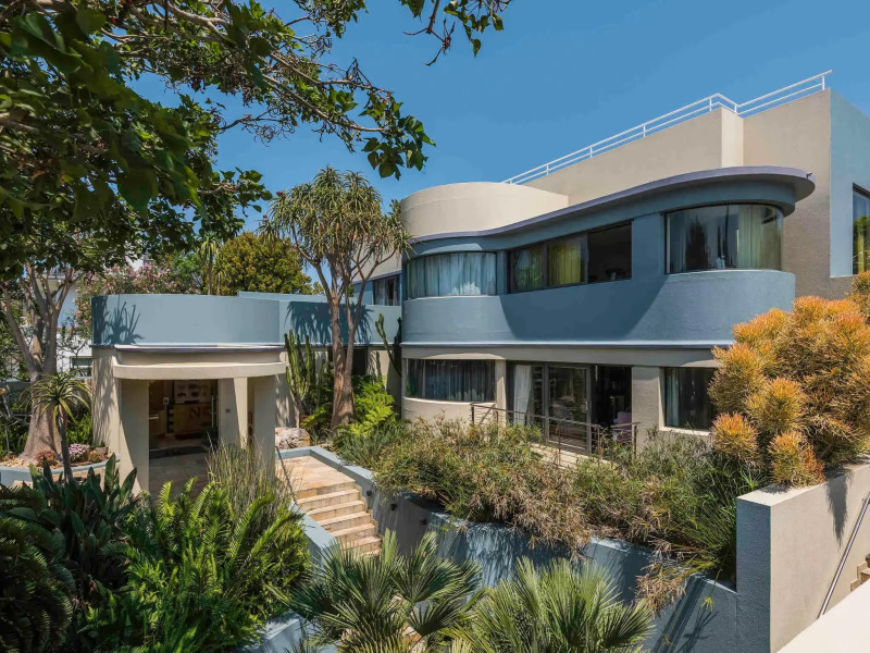 Mantis No5 Boutique Art Hotel