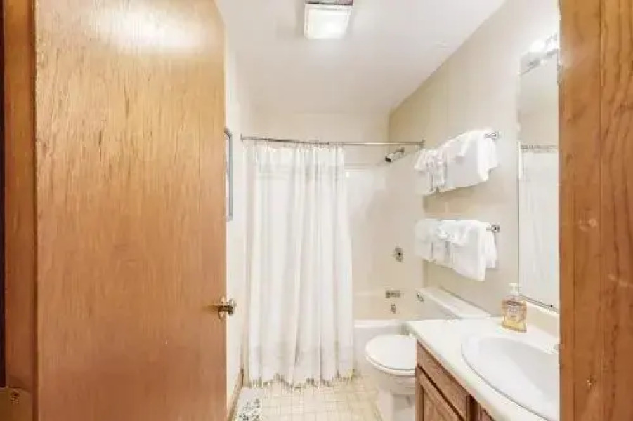 Okemo Trailside 23B, Lower Level