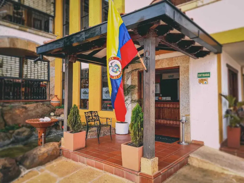 Hotel Las Rocas Resort