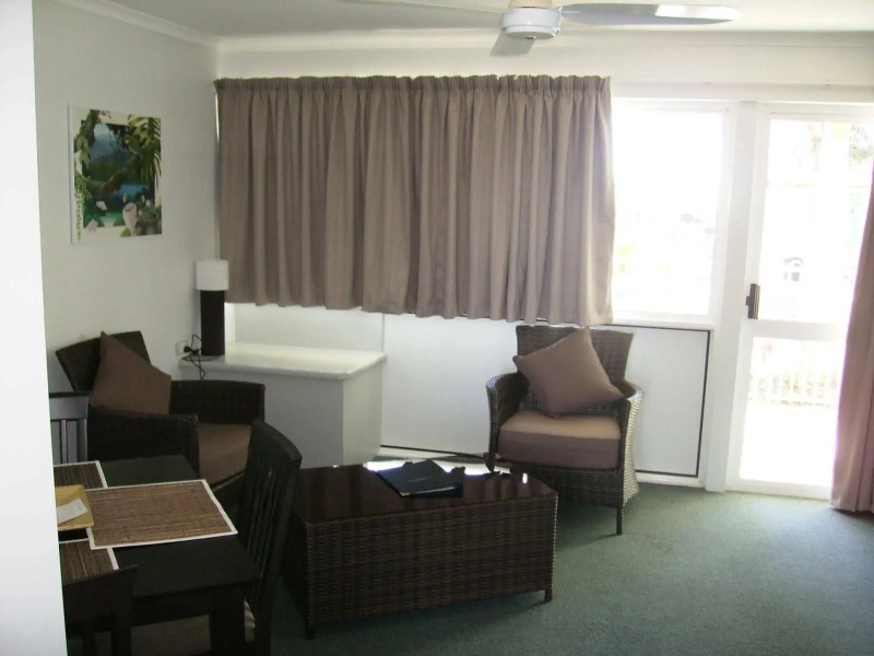 Reef Adventureland Motel