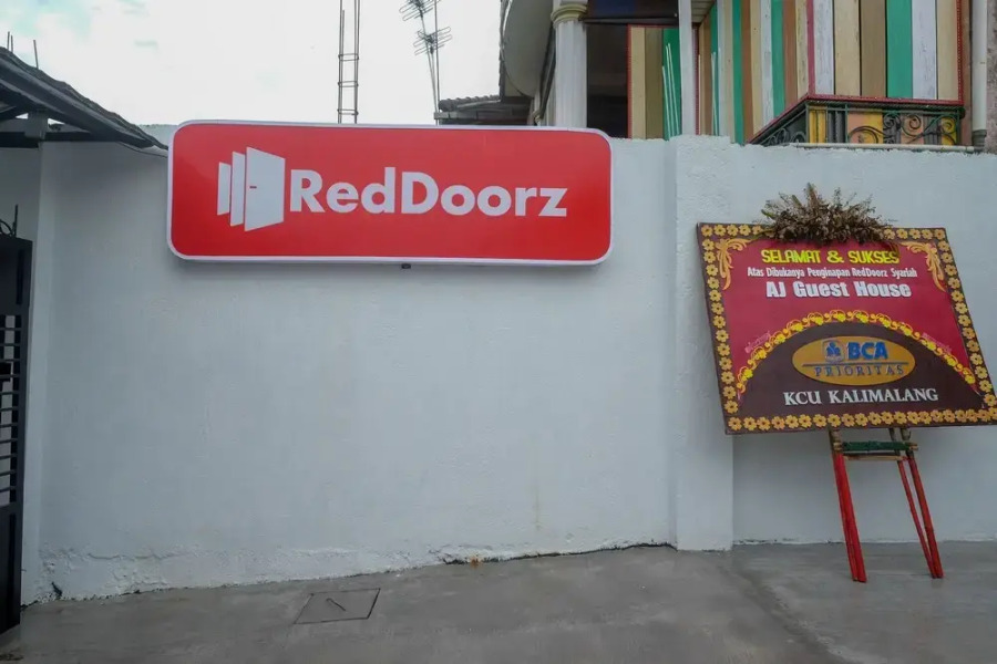 RedDoorz Syariah near Perempatan Kartasura