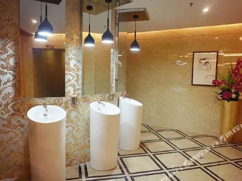 Runhuang 18 Business Hotel