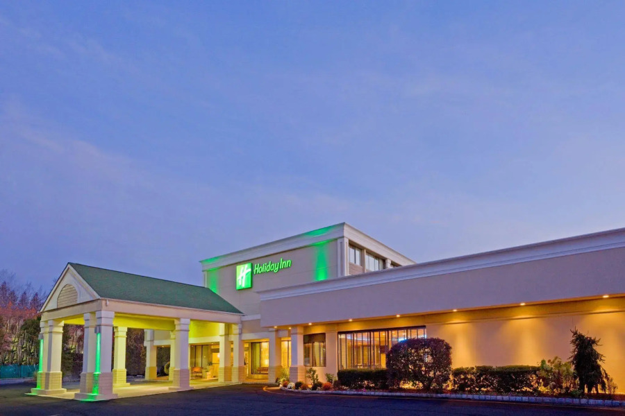 Holiday Inn & Suites Parsippany Fairfield by IHG