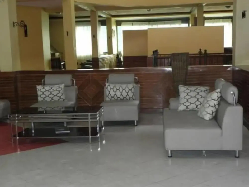 Bunyonyi Safaris Resort