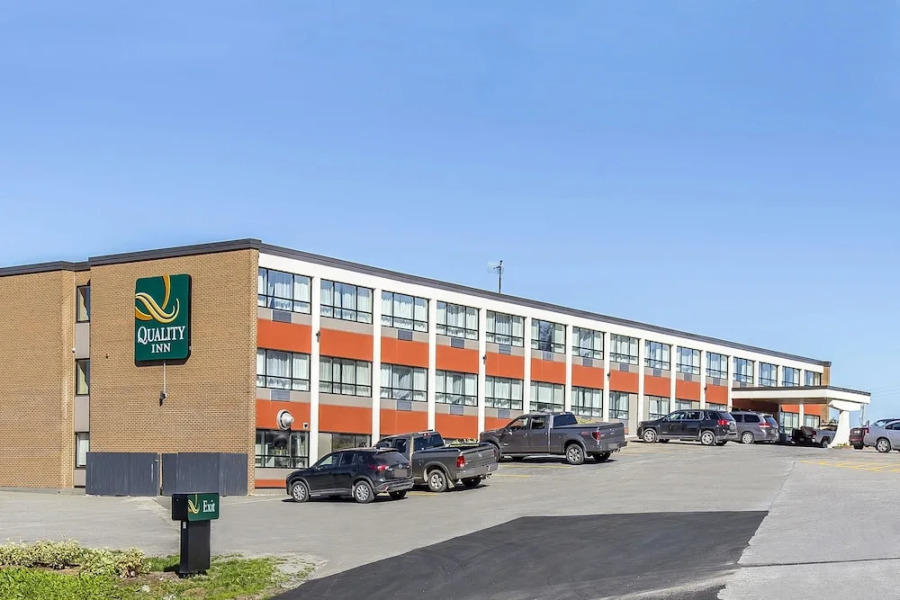 Mamateek Restaurant & Pub