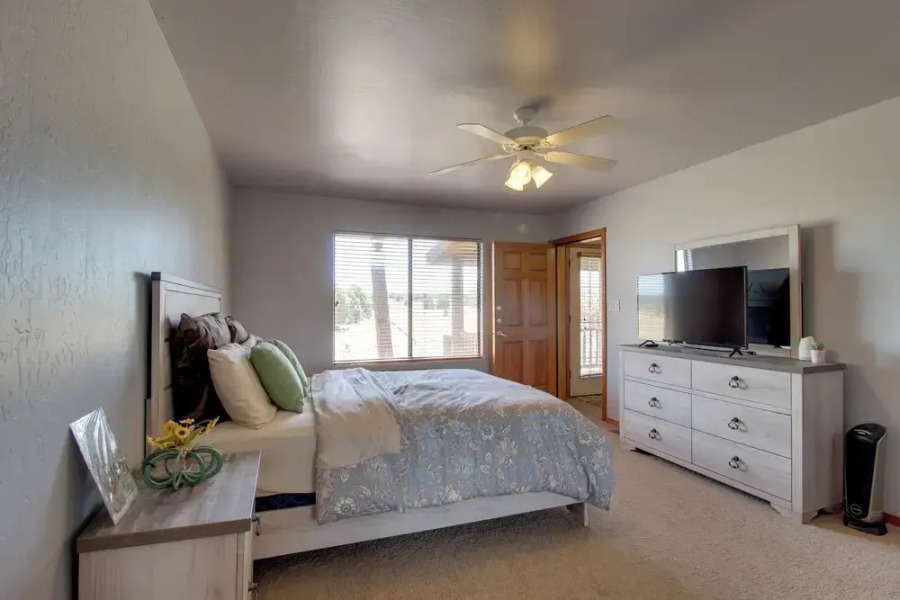 16 Mi to Sitgreaves: Overgaard Cabin w/ Porch