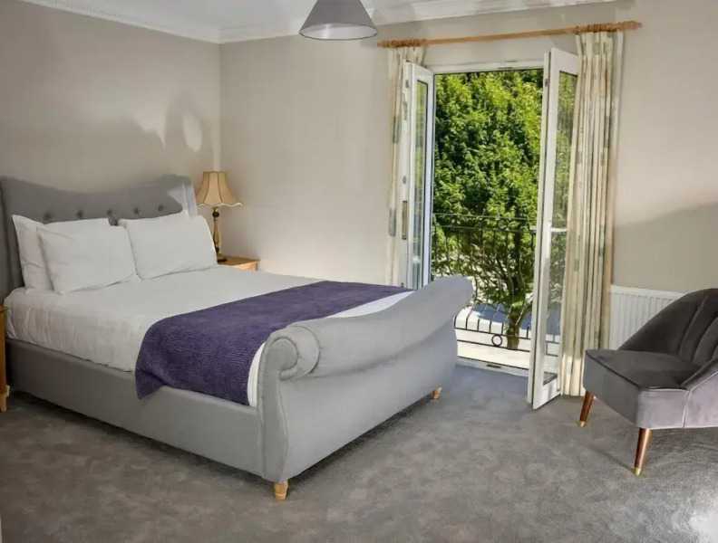 Wolseley Holiday Lodges