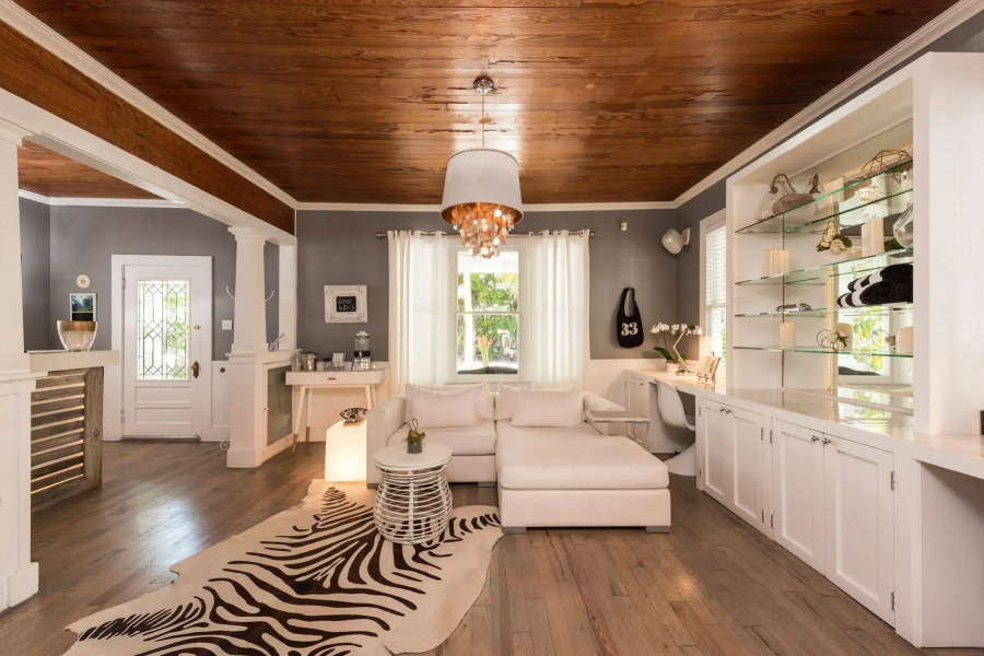 Alexander's Guesthouse - Adults Only