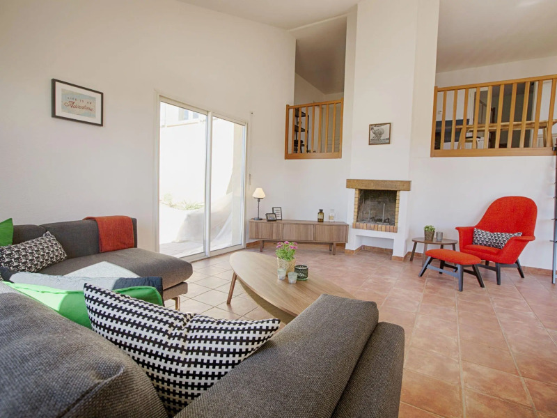 Beautifully located holiday villa with private swimming pool and lovely view!