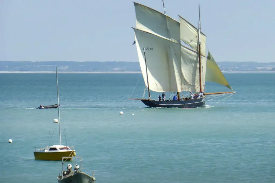 Semi Detached House, Bacilly