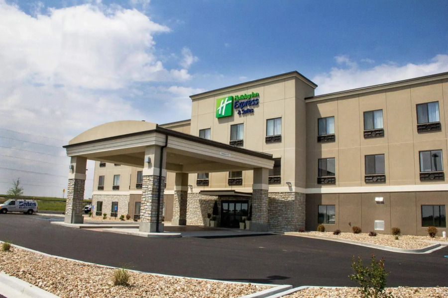 Holiday Inn Express & Suites Sikeston Southwest by IHG