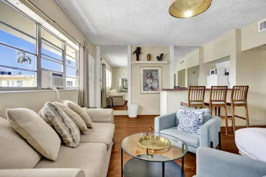 1BR1BATH GORGEOUS HALLANDALE BEACH with POOL and FREE PARKING