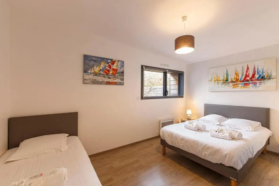 GOVIHAN - Maison 8p avec piscine commune