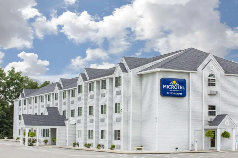 Microtel Gassaway Sutton