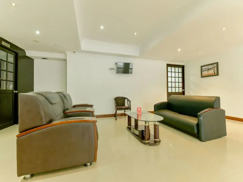 Capital O 15460 Centre Point