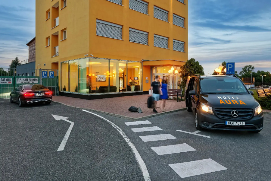 Hotel Aura Design & Garden Pool