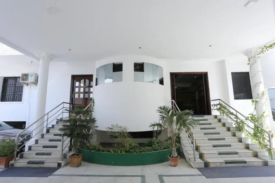 Hotel Theni International