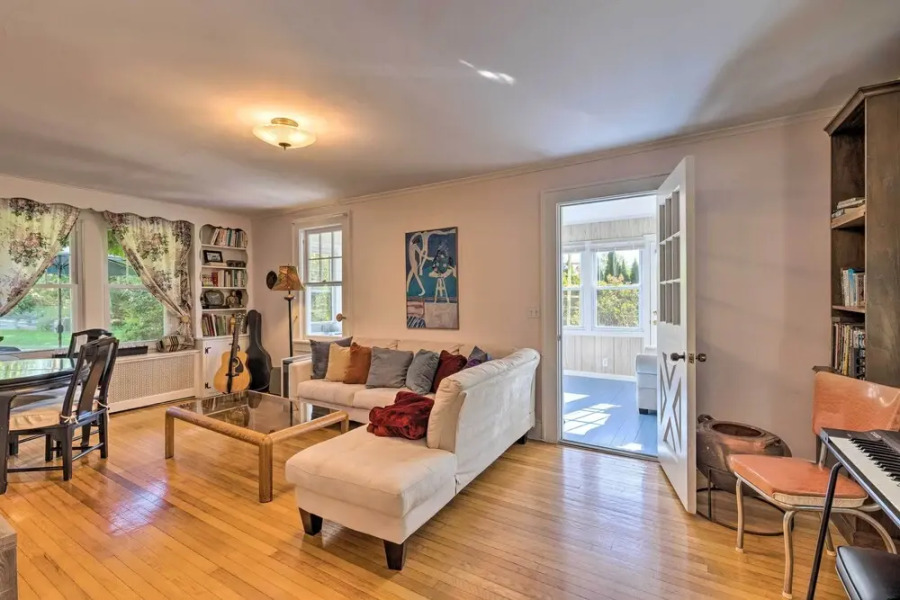 Near Wineries: Historic North Fork Farmhouse!