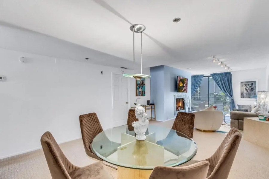 Spacious 2BR Santa Monica Beach Condo