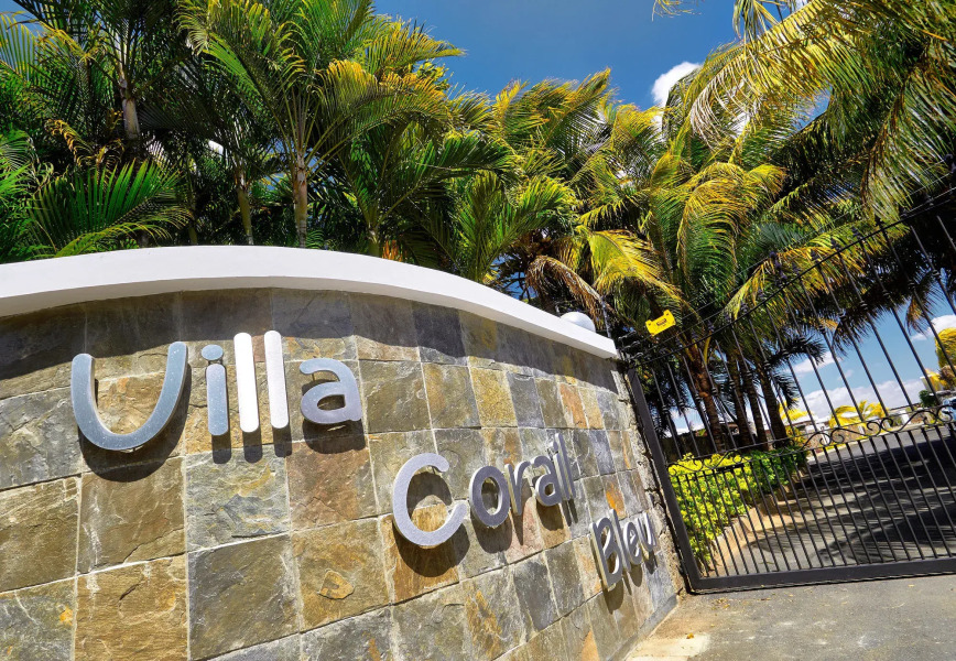 Corail Bleu Private Pool & Garden Villas with LOV