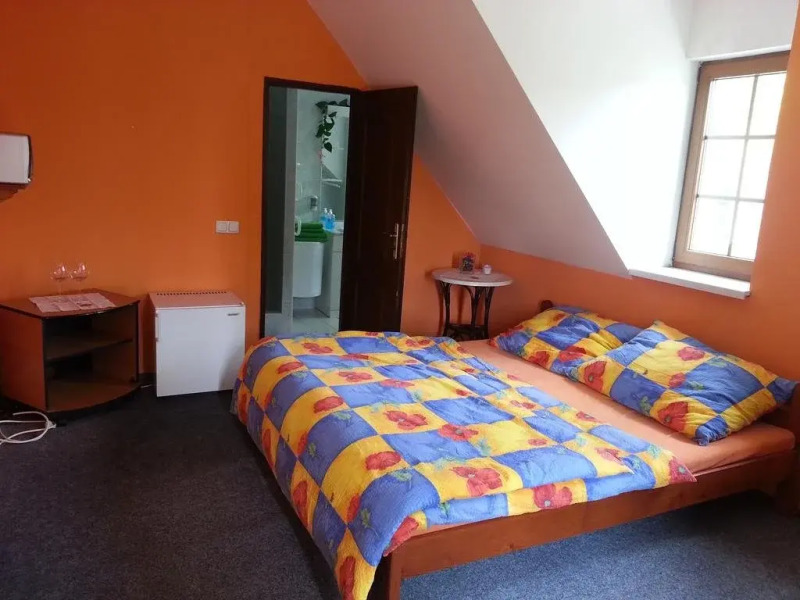 Penzion a restaurace " Zlatý Strom"