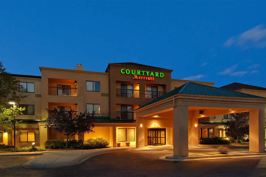 Courtyard by Marriott Grand Rapids Airport