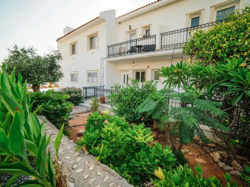 Sunny and Family Friendly Apartment Directly at the Pool