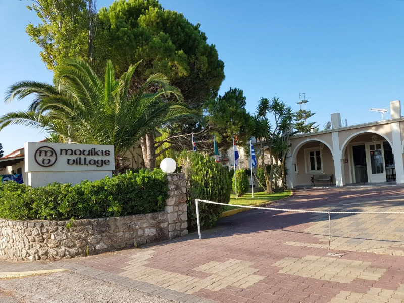 Mouikis Sun Village