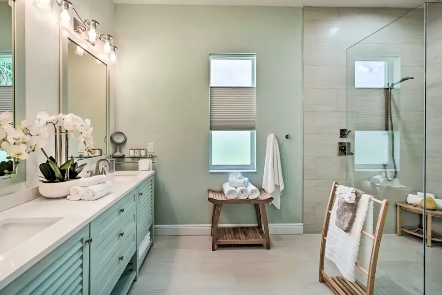 Luxurious Canal-front Retreat w/ Game Room!