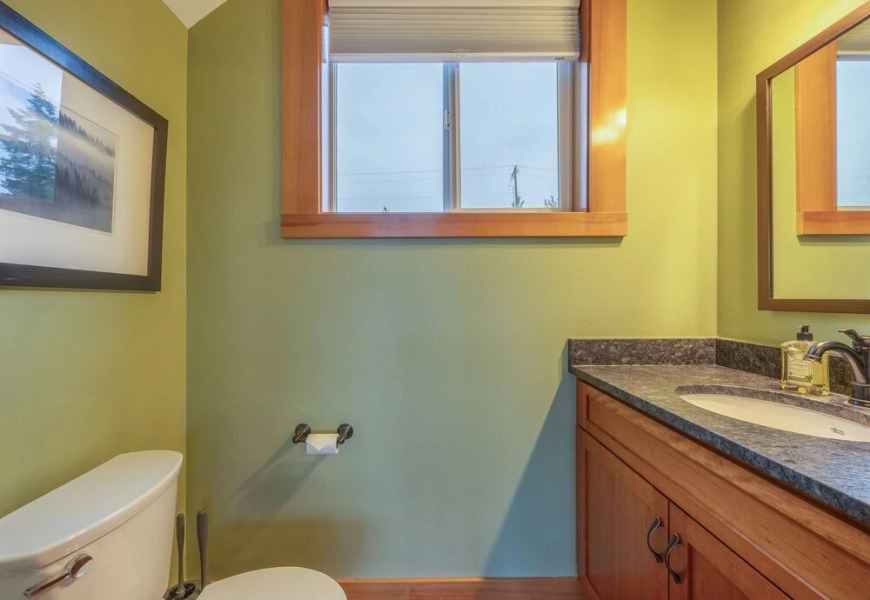 Spring Haus 2 Bedroom Home by RedAwning