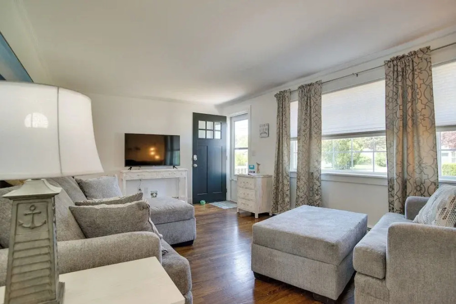 Newly Renovated Dennis Port Home: Close to Beaches