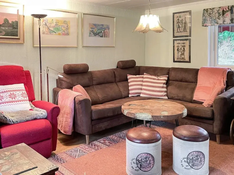 Serene Lakehouse With Rowing Boat