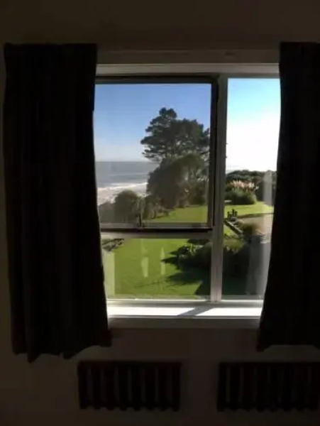 Breakers Boutique Accommodation