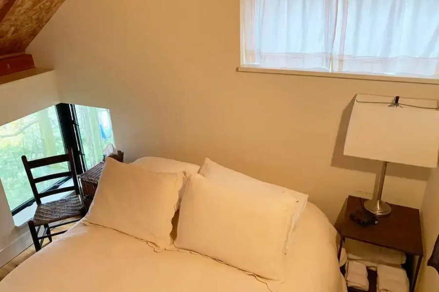 Conner Glass Cabin by Boutique