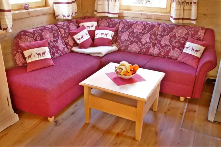 Almchalet Alpenflora