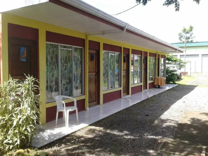 Cabinas Los Almendros Limitada