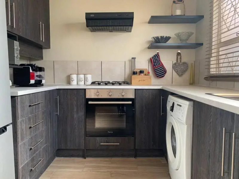 Orange Breeze Self-Catering Apartment