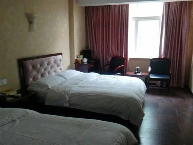 Anxian Mingyi Business Hotel