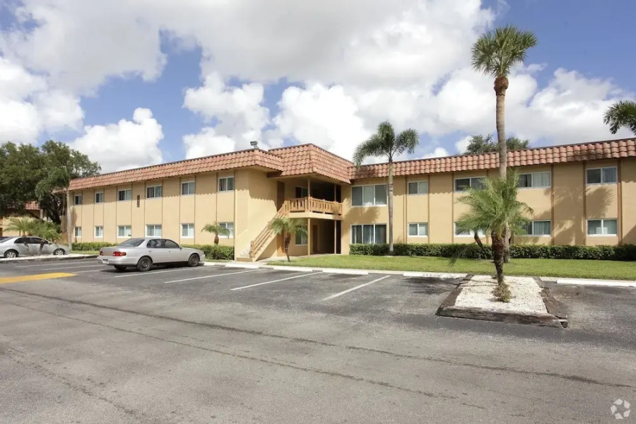 Lauderdale Lakes Getaway