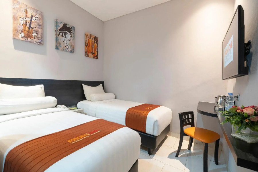 Front One Boutique Karawang